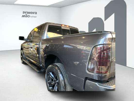 RAM-CLASSIC-5.7 V8 GASOLINA LARAMIE CD 4X4 AUTOMÁTICO RAM-CLASSIC-2022