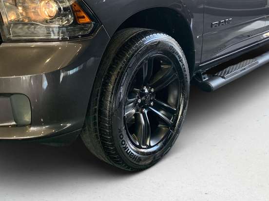 RAM-CLASSIC-5.7 V8 GASOLINA LARAMIE CD 4X4 AUTOMÁTICO RAM-CLASSIC-2022