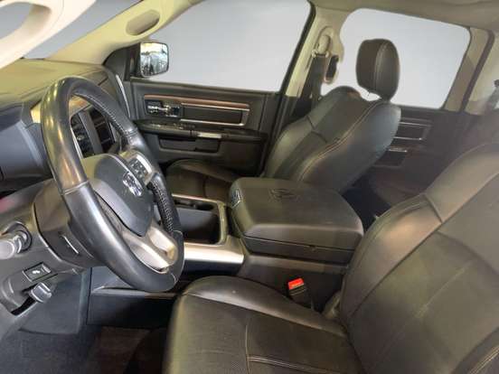 RAM-CLASSIC-5.7 V8 GASOLINA LARAMIE CD 4X4 AUTOMÁTICO RAM-CLASSIC-2022