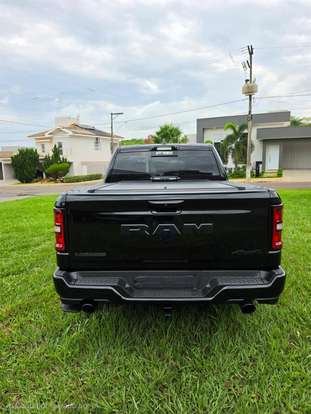 RAM-1500-3.0 HURRICANE 6 BITURBO GASOLINA LARAMIE NIGHT EDITION CD 4X4 AUTOMÁTICO RAM-1500-2025