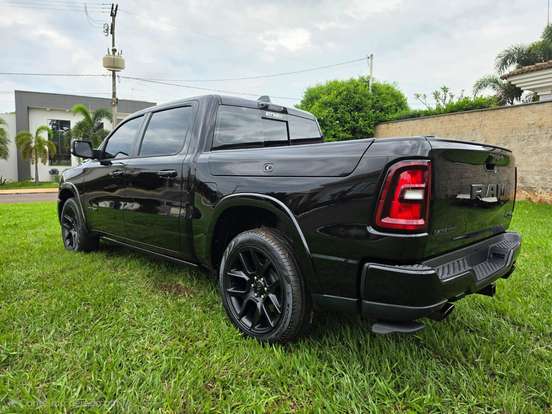 RAM-1500-3.0 HURRICANE 6 BITURBO GASOLINA LARAMIE NIGHT EDITION CD 4X4 AUTOMÁTICO RAM-1500-2025