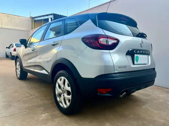 RENAULT-CAPTUR-2018