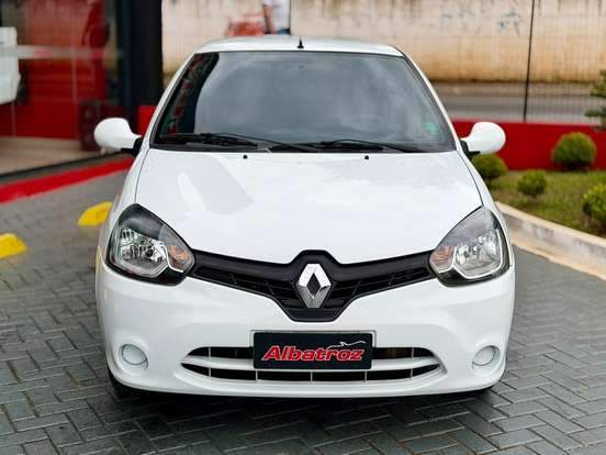 RENAULT-CLIO-2015