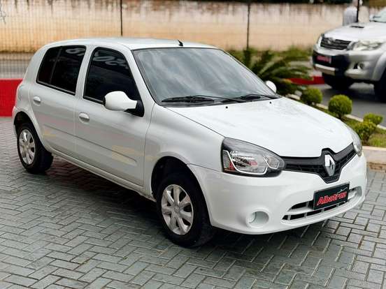 RENAULT-CLIO-2015