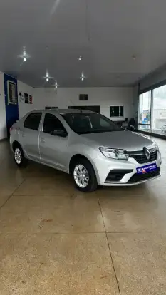 RENAULT-LOGAN-2022