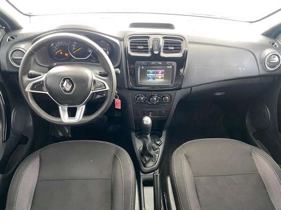 RENAULT-LOGAN-2021