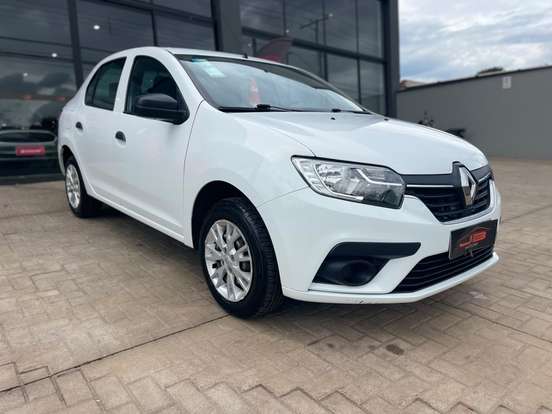 RENAULT-LOGAN-2022
