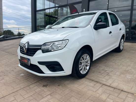 RENAULT-LOGAN-2022