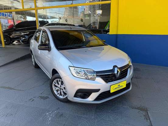 RENAULT-LOGAN-2022