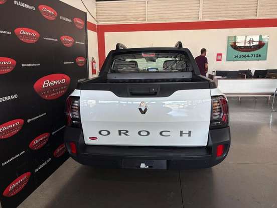 RENAULT-OROCH-2025