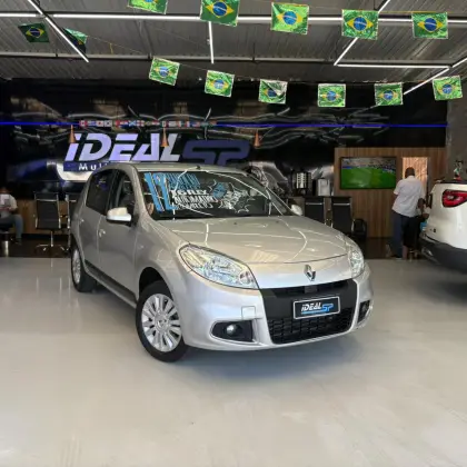 RENAULT SANDERO 1.6 PRIVILÉGE 16V FLEX 4P AUTOMÁTICO