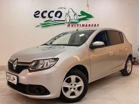 RENAULT-SANDERO-2018