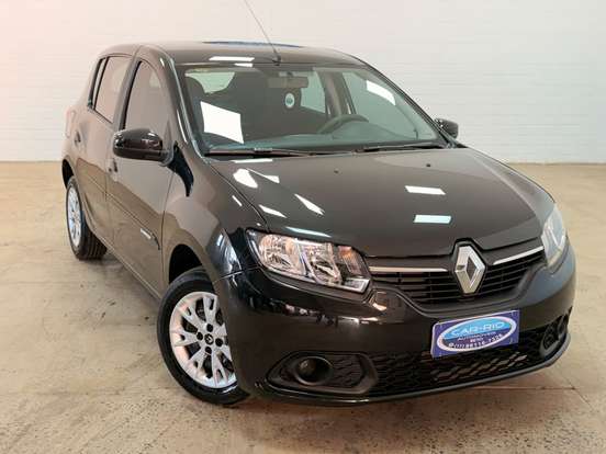 RENAULT-SANDERO-2014