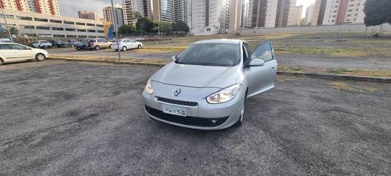 RENAULT FLUENCE 2.0 DYNAMIQUE 16V FLEX 4P AUTOMÁTICO