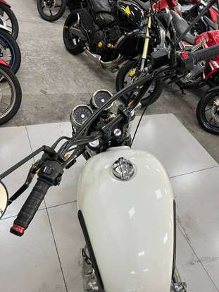 ROYAL ENFIELD-INTERCEPTOR-2024