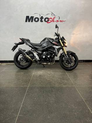 SUZUKI GSR 750A 
