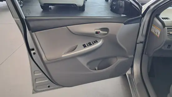 TOYOTA-COROLLA-2013