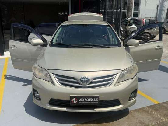 TOYOTA-COROLLA-2012