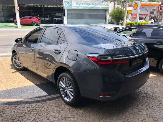 TOYOTA-COROLLA-2018