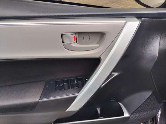 TOYOTA-COROLLA-2018
