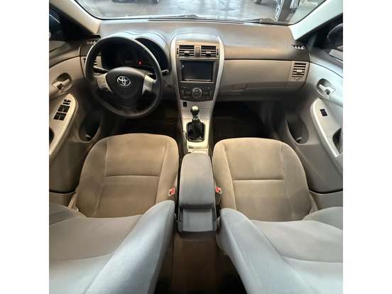 TOYOTA-COROLLA-2012