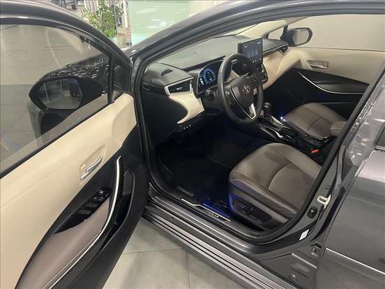 TOYOTA-COROLLA-2025