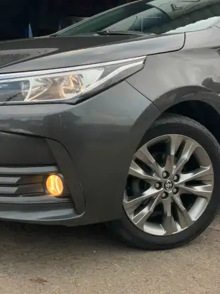 TOYOTA-COROLLA-2018