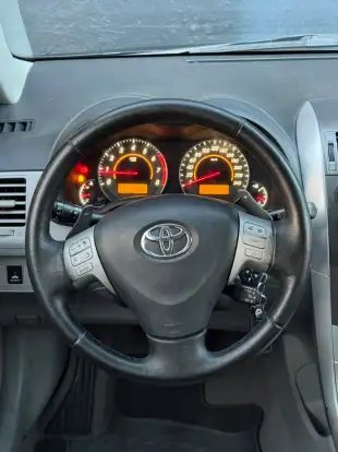 TOYOTA-COROLLA-2011