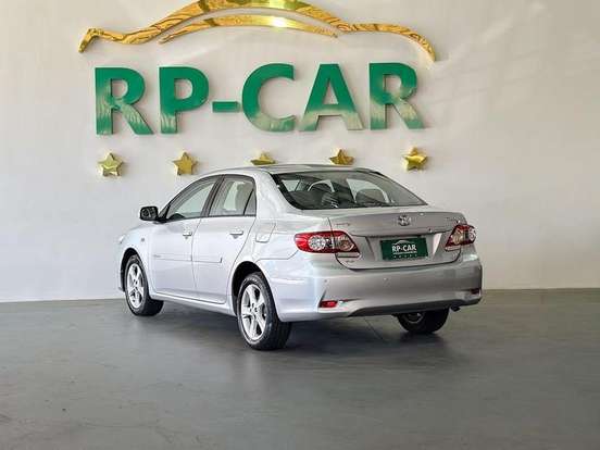 TOYOTA-COROLLA-2011