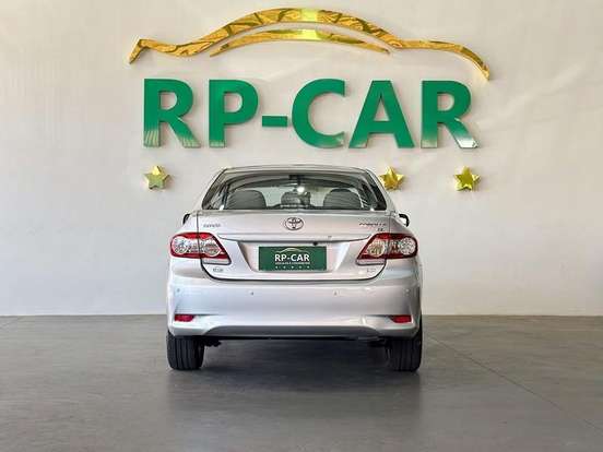 TOYOTA-COROLLA-2011