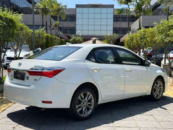 TOYOTA-COROLLA-2018