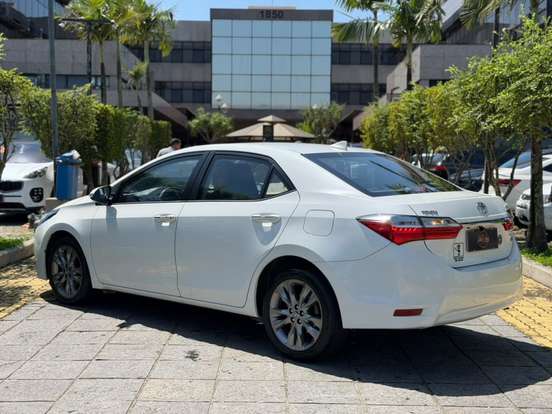 TOYOTA-COROLLA-2018