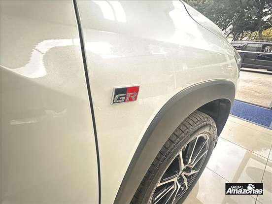 TOYOTA-COROLLA CROSS-2024