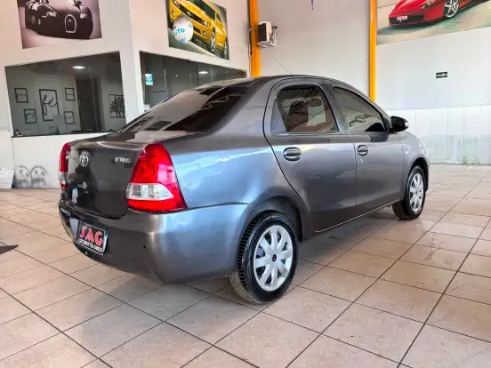 TOYOTA-ETIOS-1.5 XS SEDAN 16V FLEX 4P MANUAL TOYOTA-ETIOS-2014