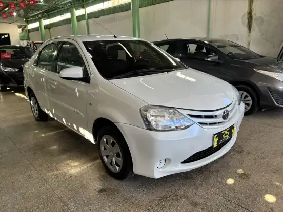 TOYOTA-ETIOS-2015
