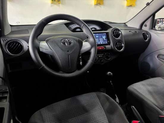 TOYOTA-ETIOS-2013