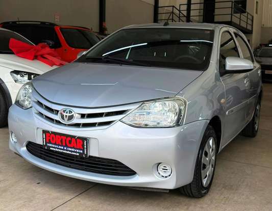 TOYOTA-ETIOS-2016