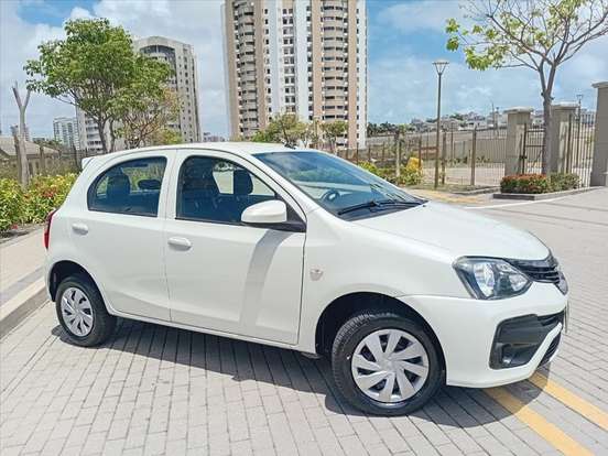 TOYOTA-ETIOS-2019