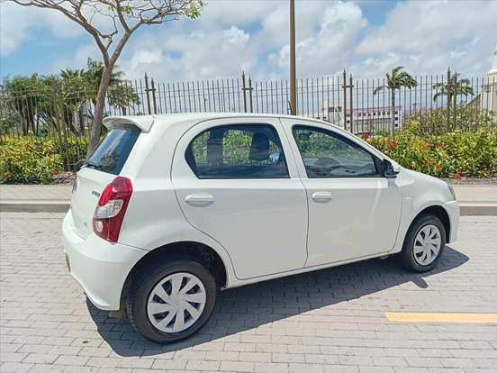 TOYOTA-ETIOS-1.3 X 16V FLEX 4P MANUAL TOYOTA-ETIOS-2019