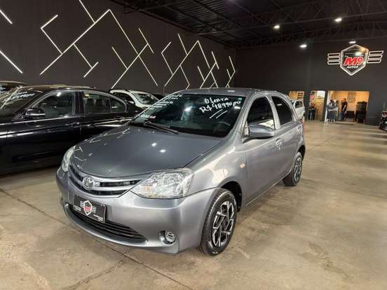 TOYOTA-ETIOS-2015