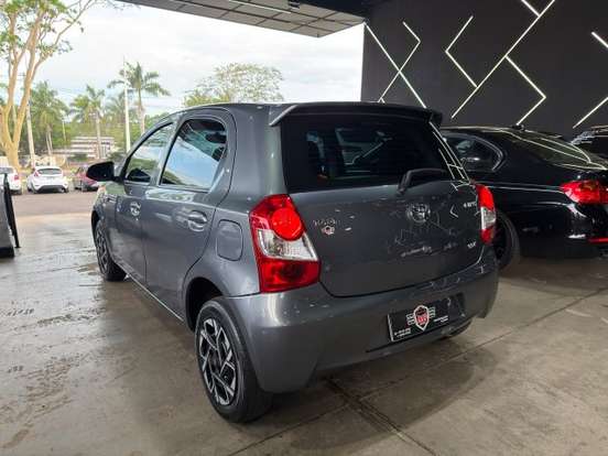 TOYOTA-ETIOS-2015