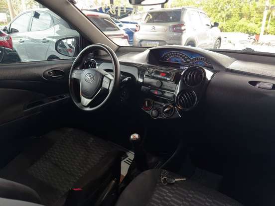 TOYOTA-ETIOS-2015