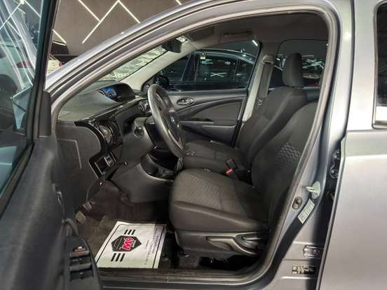 TOYOTA-ETIOS-2015