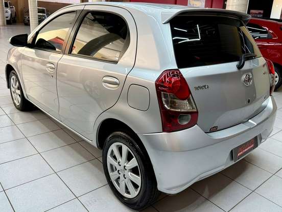 TOYOTA-ETIOS-1.5 X PLUS 16V FLEX 4P AUTOMÁTICO TOYOTA-ETIOS-2020
