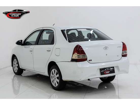 TOYOTA-ETIOS-2021