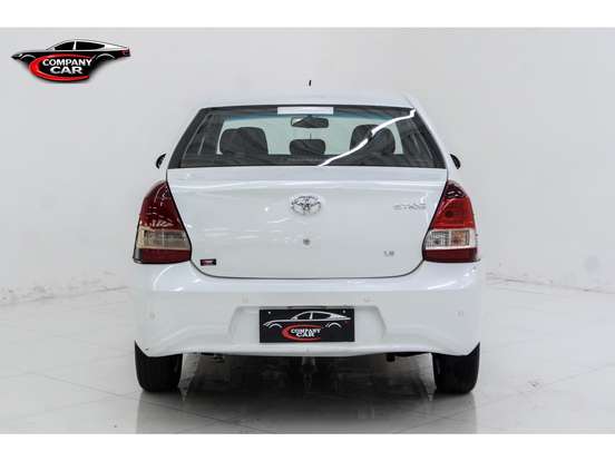 TOYOTA-ETIOS-2021