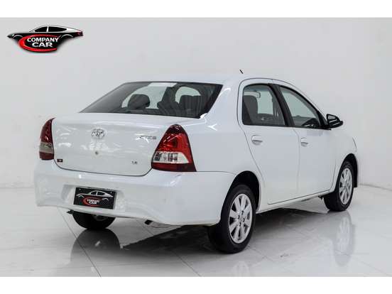 TOYOTA-ETIOS-2021