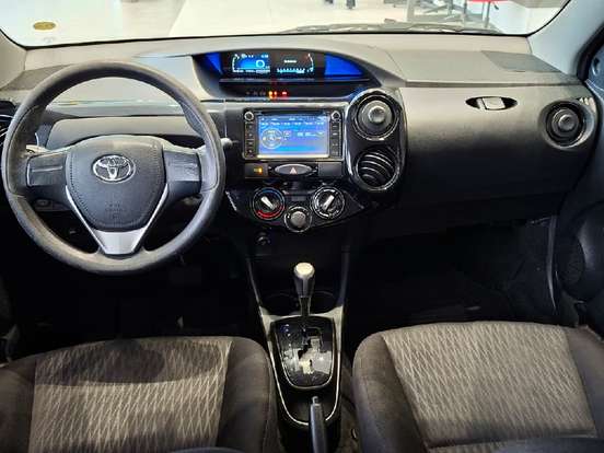 TOYOTA-ETIOS-2016