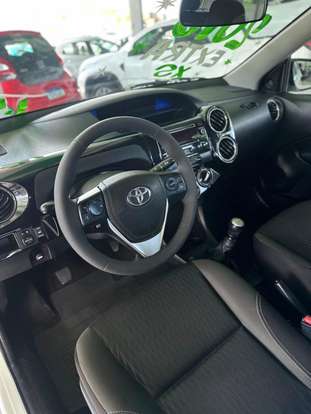 TOYOTA-ETIOS-2018