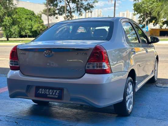 TOYOTA-ETIOS-1.5 XLS 16V FLEX 4P AUTOMÁTICO TOYOTA-ETIOS-2017